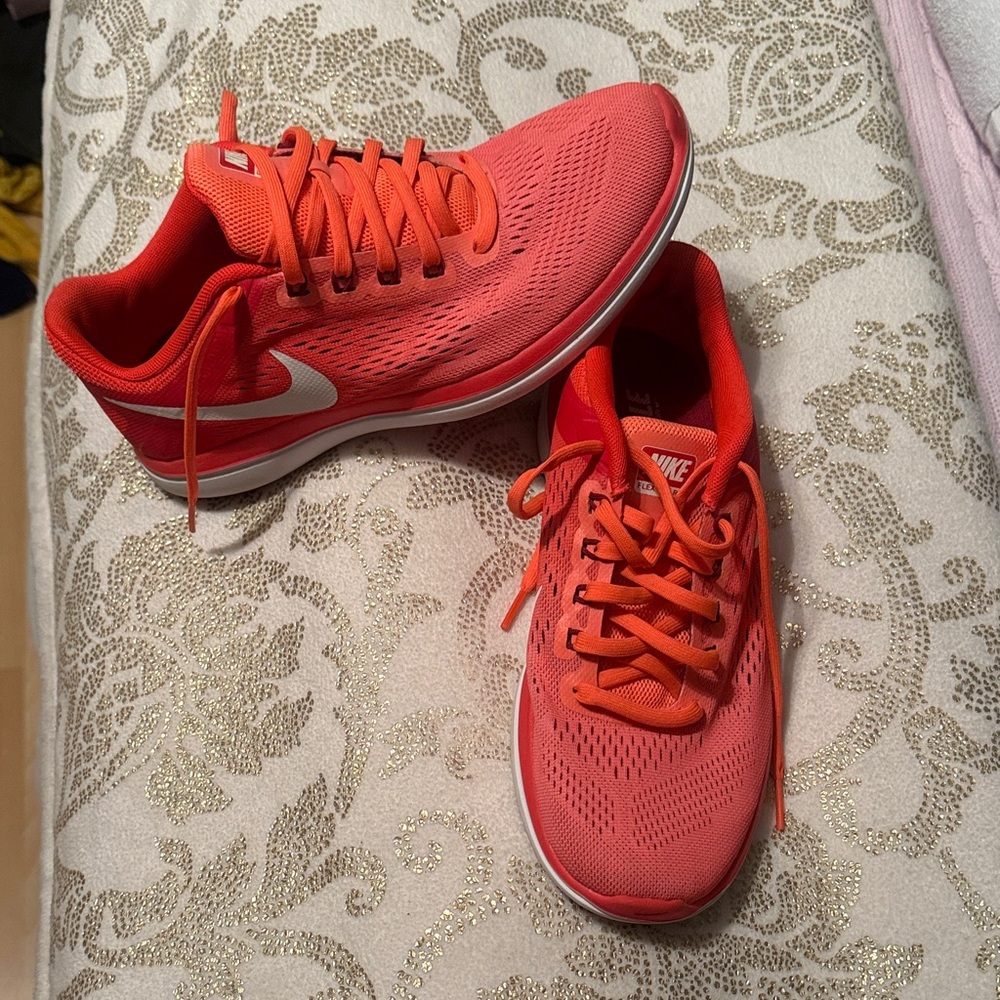 Nike Flex Run Sneakers - Bright Salmon Pink